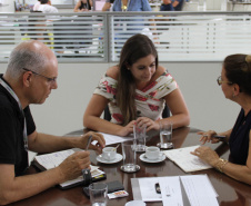 Representantes da Secretaria do Desenvolvimento Urbano (SEDU) e do Serviço Social Autônomo (Paranacidade) e sociedade civil conhecem e avaliam as ações de desenvolvimento para ampliar a implantação dos 17 Objetivos de Desenvolvimento Sustentável (ODS) e suas metas.  -  Curitiba, 16/01/2019  -  Foto: Divulgação SEDU
