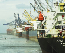A Administração dos Portos de Paranaguá e Antonina (Appa) vai trabalhar em parceria com a Marinha do Brasil para garantir mais segurança na navegação e no tráfego dos navios em todo o Litoral do Estado. Ivan Bueno/Arquivo APPA