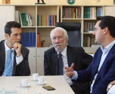 O governador Carlos Massa Ratinho Junior, acompanhou a apresentação das diretrizes de trabalho da nova gestão para a Educação, em encontro com o secretário Renato Feder e funcionários da Secretaria de Educação e do Esporte.Curitiba, 17-01-19.Foto: Foto: Rodrigo Félix Leal