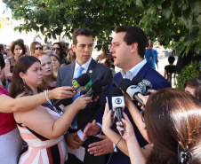 O governador Carlos Massa Ratinho Junior, acompanhou a apresentação das diretrizes de trabalho da nova gestão para a Educação, em encontro com o secretário Renato Feder e funcionários da Secretaria de Educação e do Esporte.Curitiba, 17-01-19.Foto: Foto: Rodrigo Félix Leal