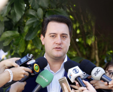 O governador Carlos Massa Ratinho Junior, acompanhou a apresentação das diretrizes de trabalho da nova gestão para a Educação, em encontro com o secretário Renato Feder e funcionários da Secretaria de Educação e do Esporte.Curitiba, 17-01-19.Foto: Arnaldo Alves / ANPr.
