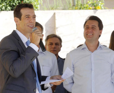 O governador Carlos Massa Ratinho Junior, acompanhou a apresentação das diretrizes de trabalho da nova gestão para a Educação, em encontro com o secretário Renato Feder e funcionários da Secretaria de Educação e do Esporte.Curitiba, 17-01-19.Foto: Arnaldo Alves / ANPr.
