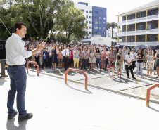 O governador Carlos Massa Ratinho Junior, acompanhou a apresentação das diretrizes de trabalho da nova gestão para a Educação, em encontro com o secretário Renato Feder e funcionários da Secretaria de Educação e do Esporte.Curitiba, 17-01-19.Foto: Arnaldo Alves / ANPr.