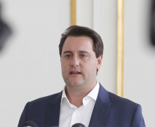 O governador Carlos Massa Ratinho Júnior reuniu-se com seus secretários, nesta terça-feira (08) e anunciou novas medidas administrativas. Curitiba, 08-01-2019.Foto: Arnaldo Alves / ANPr.