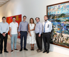 O procurador federal Deltan Dallagnol, coordenador da Operação Lava Jato em Curitiba, e o professor de Harvard, Mathew Stephenson, especializado em estudos sobre corrupção, estiveram no Museu Oscar Niemeyer (MON) nesta sexta-feira (18). Eles foram recebidos pela diretora-presidente Juliana Vosnika.  -  Curitiba, 18/01/2019  -  Foto: Eduardo Alves Cruz/MON
