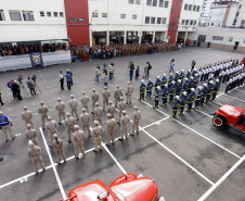O governador Carlos Massa Ratinho Junior participa da solenidade de troca de comando do Corpo de Bombeiros do Paraná. O coronel Samuel Prestes assume o comando, em substituição ao coronel Antônio Carlos de Morais, que ocupava interinamente o cargo.  -  Curitiba, 21/01/2019  -  Foto: Arnaldo Alves/ANPr