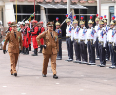O governador Carlos Massa Ratinho Junior participa da solenidade de troca de comando do Corpo de Bombeiros do Paraná. O coronel Samuel Prestes assume o comando, em substituição ao coronel Antônio Carlos de Morais, que ocupava interinamente o cargo. - Curitiba, 21/01/2019 - Foto: Rodrigo Felix Leal/ANPr