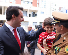 O governador Carlos Massa Ratinho Junior participa da solenidade de troca de comando do Corpo de Bombeiros do Paraná. O coronel Samuel Prestes assume o comando, em substituição ao coronel Antônio Carlos de Morais, que ocupava interinamente o cargo. - Curitiba, 21/01/2019 - Foto: Rodrigo Felix Leal/ANPr