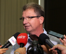 A temporada de verão no Paraná fechou os primeiros 30 dias e os serviços do Governo do Estado foram marcantes ao proporcionarem mais segurança, alternativas de lazer e serviços gratuitos ao veranista. Na foto, o Gerente-Geral da Região Metropolitana e Litoral da Sanepar, Antônio Carlos Gerardi.   - Litoral do Paraná, Operação Verão, 22/01/2019  -  Foto: Divulgação PMPR