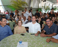 O governador Carlos Massa Ratinho Junior e a ministra da Agricultura, Pecuária e Abastecimento, Tereza Cristina, participam do evento que marca a abertura nacional da colheita da soja. Apucarana, 24/01/2019. Foto: Rodrigo Felix Leal/ANPr