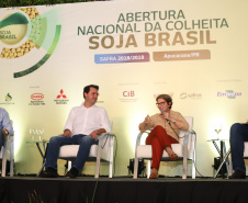 O governador Carlos Massa Ratinho Junior e a ministra da Agricultura, Pecuária e Abastecimento, Tereza Cristina, participam do evento que marca a abertura nacional da colheita da soja. Apucarana, 24/01/2019. Foto: Rodrigo Felix Leal/ANPr