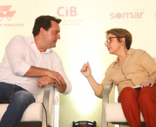 O governador Carlos Massa Ratinho Junior e a ministra da Agricultura, Pecuária e Abastecimento, Tereza Cristina, participam do evento que marca a abertura nacional da colheita da soja. Apucarana, 24/01/2019. Foto: Rodrigo Felix Leal/ANPr