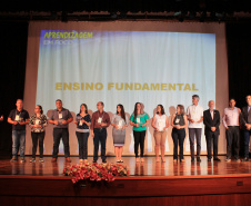 A Secretaria de Estado da Educação iniciou nessa quinta-feira (24), em Pinhão (no Centro-Sul), a segunda etapa do Seminário de Diretores ? Aprendizagem em Foco 2019. HOMENAGENS - As escolas estaduais das dez regionais com as melhores notas e maior crescimento no Índice de Desenvolvimento da Educação Básica (Ideb) foram homenageadas pela pasta na abertura do evento.  -  Faxinal do Céu, 24/01/2019  -  Foto: Fernandor de Jesus/SEED