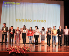A Secretaria de Estado da Educação iniciou nessa quinta-feira (24), em Pinhão (no Centro-Sul), a segunda etapa do Seminário de Diretores ? Aprendizagem em Foco 2019. HOMENAGENS - As escolas estaduais das dez regionais com as melhores notas e maior crescimento no Índice de Desenvolvimento da Educação Básica (Ideb) foram homenageadas pela pasta na abertura do evento.  -  Faxinal do Céu, 24/01/2019  -  Foto: Fernandor de Jesus/SEED