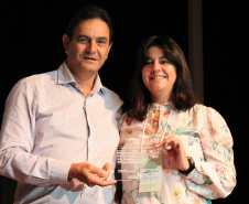 A Secretaria de Estado da Educação iniciou nessa quinta-feira (24), em Pinhão (no Centro-Sul), a segunda etapa do Seminário de Diretores ? Aprendizagem em Foco 2019. HOMENAGENS - As escolas estaduais das dez regionais com as melhores notas e maior crescimento no Índice de Desenvolvimento da Educação Básica (Ideb) foram homenageadas pela pasta na abertura do evento.  -  Faxinal do Céu, 24/01/2019  -  Foto: Fernandor de Jesus/SEED
