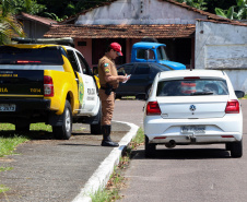  A fiscalização das equipes do Batalhão de Polícia Rodoviária (BPRv) nas rodovias estaduais que cortam o Litoral do Paraná flagrou mais de 7 mil veículos com velocidade acima do permitido na via e duas pessoas perderam a vida vítimas de atropelamento nos primeiros 30 dias do verão (de 21 de dezembro à 21 de janeiro). O balanço do Batalhão aponta ainda que houve aumento de 17,91% nos acidentes e de 4,55% de pessoas feridas em comparação com o mesmo período da temporada anterior.- -  Foto: BPRv