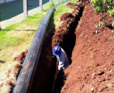 A Sanepar está investindo R$ 7,7 milhões na ampliação dos sistemas de abastecimento de água e de coleta e tratamento de esgoto em Palotina. Obras de assentamento das redes de distribuição de água -  Palotina, 25/01/2019  -  Foto: Divulgação Sanepar