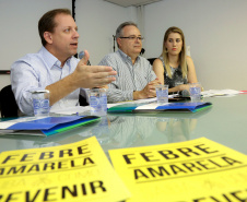 Coletiva de imprensa sobre o enfrentamento da febre amarela no Paraná. Na foto, e/d: Nestor Werner, diretor geral da Secretaria estadual da Saúde; João Crivelaro, da Superintendência em Vigilância à Saúde e Monique Costa, da Superintendência de Atenção à Saúde. -  Curitiba, 30/01/2019  -  Foto: Jaelson Lucas/anpr
