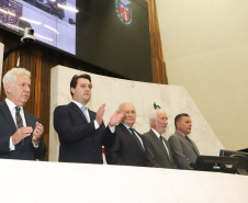 O governador Carlos Massa Ratinho Junior participou nesta sexta-feira (01) da solenidade de posse dos 54 deputados estaduais na Assembleia Legislativa do Paraná. -  Curitiba, 01/02/2019  -  Foto:  Rodrigo Félix Leal/ANPr