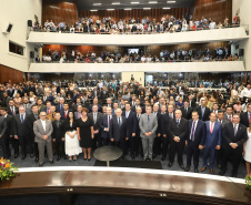 O governador Carlos Massa Ratinho Junior participou nesta sexta-feira (01) da solenidade de posse dos 54 deputados estaduais na Assembleia Legislativa do Paraná. -  Curitiba, 01/02/2019  -  Foto:  Rodrigo Félix Leal/ANPr
