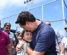 O governador Carlos Massa Ratinho Junior e o prefeito de Curitiba, Rafael Greca, inauguraram neste sábado (02) um parque esportivo no Bairro Novo. A estrutura conta com quadra de futebol com grama sintética, pista de skate com oito obstáculos e quadra poliesportiva. Curitiba,02/02/2019   -  Foto: Rodrigo Félix Leal/ANPr