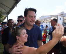 O governador Carlos Massa Ratinho Junior e o prefeito de Curitiba, Rafael Greca, inauguraram neste sábado (02) um parque esportivo no Bairro Novo. A estrutura conta com quadra de futebol com grama sintética, pista de skate com oito obstáculos e quadra poliesportiva. Curitiba,02/02/2019   -  Foto: Rodrigo Félix Leal/ANPr