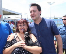 O governador Carlos Massa Ratinho Junior e o prefeito de Curitiba, Rafael Greca, inauguraram neste sábado (02) um parque esportivo no Bairro Novo. A estrutura conta com quadra de futebol com grama sintética, pista de skate com oito obstáculos e quadra poliesportiva. Curitiba,02/02/2019   -  Foto: Rodrigo Félix Leal/ANPr