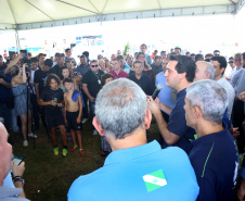 O governador Carlos Massa Ratinho Junior e o prefeito de Curitiba, Rafael Greca, inauguraram neste sábado (02) um parque esportivo no Bairro Novo. A estrutura conta com quadra de futebol com grama sintética, pista de skate com oito obstáculos e quadra poliesportiva. Curitiba,02/02/2019 Foto:Jaelson Lucas / ANPr