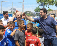 O governador Carlos Massa Ratinho Junior e o prefeito de Curitiba, Rafael Greca, inauguraram neste sábado (02) um parque esportivo no Bairro Novo. A estrutura conta com quadra de futebol com grama sintética, pista de skate com oito obstáculos e quadra poliesportiva. Curitiba,02/02/2019 Foto:Jaelson Lucas / ANPr