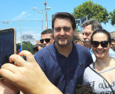 O governador Carlos Massa Ratinho Junior e o prefeito de Curitiba, Rafael Greca, inauguraram neste sábado (02) um parque esportivo no Bairro Novo. A estrutura conta com quadra de futebol com grama sintética, pista de skate com oito obstáculos e quadra poliesportiva. Curitiba,02/02/2019 Foto:Jaelson Lucas / ANPr