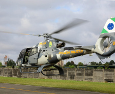 O Governo do Paraná enviou uma equipe aérea para Brumadinho (MG) com o objetivo de auxiliar nas buscas pelas vítimas do rompimento da barragem ocorrida na sexta-feira (25/01). Cinco integrantes do Batalhão de Polícia Militar de Operações Aéreas (BPMOA) viajaram neste domingo (03/02), somando-se à equipe do Corpo de Bombeiros que está naquele estado, incluída na força tarefa de buscas pelas vítimas desde o último domingo (27/01).  -  Curitiba, 03/02/2019  -  Foto: Jaelson Lucas/ANPr