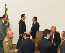 O governador Carlos Massa Ratinho Junior participou nesta segunda-feira (4), em Brasília, do lançamento do projeto de lei anticrime apresentado pelo ministro da Justiça e Segurança Pública, Sergio Moro. O governador colocou a estrutura do Estado à disposição para implantar as medidas no Paraná. - Brasília, 04/02/2019 - Foto: Rodrigo Félix Leal/ANPr