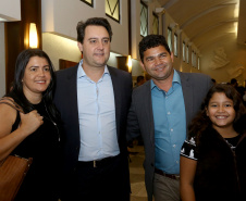O governador Carlos Massa Ratinho Junior sancionou nesta terça-feira (05) a lei que cria o Programa de Parcerias do Paraná (PAR) e institui um Fundo para o Desenvolvimento de Projetos de Infraestrutura (Funpar). A assinatura aconteceu no Paraná Day, evento realizado em Curitiba com a presença de mais de 100 investidores do País e do exterior.  _  Curitiba, 05/02/2019  -  Foto: Jaelson Lucas/ANPr