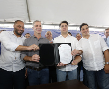 O governador Carlos Massa Ratinho Junior autoriza o início das obras de recuperação do Contorno Sul de Maringá (Noroeste). A obra será feita com recursos do Governo do Estado.  -  Maringá, 06/02/2019  -  Foto: Arnaldo Alves/ANPr