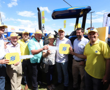 O governador Carlos Massa Ratinho Júnior entregou nesta quinta-feira (7), durante o Show Rural, em Cascavel, três tratores agrícolas para produtores do município de Catanduvas.  -  Cascavel, 07/02/2019  -  Foto: Rodrigo Félix Leal/ANPr