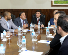 O chefe de Casa Civil, Guto Silva, e o secretário de Planejamento, Valdemar Bernardo Jorge, apresentaram nesta segunda-feira (11) aos líderes da Assembleia Legislativa do Paraná (Alep) o projeto de lei da reforma administrativa que extingue 13 secretarias e gera economia de R$ 10 milhões por ano aos cofres públicos.  -   Curitiba,11/02/2019 Foto:Jaelson Lucas / ANPr