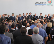 O governador Carlos Massa Ratinho Junior deu posse, em cerimônia no Palácio Iguaçu, ao secretário de Estado do Desenvolvimento Sustentável e Turismo, Marcio Nunes, e aos presidentes das autarquias vinculadas à pasta. Foram empossados os presidentes do Instituto Água e Terra, Everton Souza; do Simepar, Eduardo Alvin; da Paraná Desenvolvimento, Eduardo Bekin; e da Paraná Turismo, João Jacob Mehl. -   Curitiba, 12/02/2019  -  Foto: José Fernando Ogura/ANPr