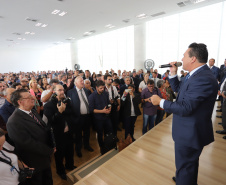 O governador Carlos Massa Ratinho Junior deu posse, em cerimônia no Palácio Iguaçu, ao secretário de Estado do Desenvolvimento Sustentável e Turismo, Marcio Nunes, e aos presidentes das autarquias vinculadas à pasta. Foram empossados os presidentes do Instituto Água e Terra, Everton Souza; do Simepar, Eduardo Alvin; da Paraná Desenvolvimento, Eduardo Bekin; e da Paraná Turismo, João Jacob Mehl. -   Curitiba, 12/02/2019  -  Foto: José Fernando Ogura/ANPr
