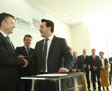 O governador Carlos Massa Ratinho Junior  deu posse, em cerimônia no Palácio Iguaçu, ao secretário de Estado do Desenvolvimento Sustentável e Turismo, Marcio Nunes, e aos presidentes das autarquias vinculadas à pasta. Foram empossados os presidentes do Instituto Água e Terra, Everton Souza; do Simepar, Eduardo Alvin; da Paraná Desenvolvimento, Eduardo Bekin; e da Paraná Turismo, João Jacob Mehl.  -  Curitiba, 12/02/2019  -  Foto: Rodrigo Félix Leal/ANPr