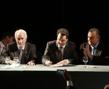 O governador Carlos Massa Ratinho Junior, dá posse a Ney Leprevost na pasta da secretaria da Justiça, Família e Trabalho.Curitiba, 12-02-19.Foto: Arnaldo Alves / ANPr.