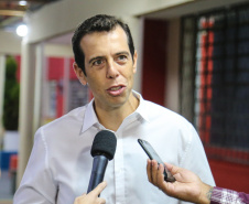 O secretário de Educação Renato Feder em visita na Escola Estadual São Cristóvão no início do ano letivo. Curitiba, 14/02/2019 -  Foto: Geraldo Bubniak/ANPr