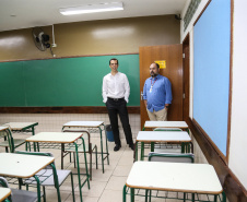 O secretário de Educação Renato Feder  e o diretor Jaques Marcelo Pereira da Escola Estadual São Cristóvão no início do ano letivo. Curitiba, 14/02/2019 -  Foto: Geraldo Bubniak/ANPr