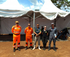 Equipe do Paraná durante resgates em Brumadinho (MG). Foto: Divulgação/ANPr