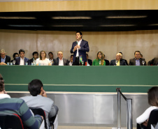 Governador Carlos Massa Ratinho Júnior dá posse ao secretário do Desenvolvimento Urbano e de Obras Públicas, João Carlos Ortega  -  Curitiba, 14/02/2019  -  Foto: José Fernando Ogura/ANPr