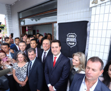 O governador Carlos Massa Ratinho Junior inaugura a nova sede da Delegacia da Mulher e do Adolescente de São José dos Pinhais, na Região Metropolitana de Curitiba.Foto: Rodrigo Felix Leal/ANPr