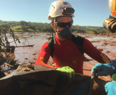 Bombeiros de Operações Terrestres do Grupo de Operações de Socorro Tático (GOST) do Corpo de Bombeiros do Paraná, participam das buscas de vítimas do rompimento da barragem do Córrego do Feijão, em Brumadinho.   -  Curitiba, 18/02/2019  -  Foto: Divulgação Corpo de Bombeiros do Paraná