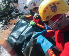 Bombeiros de Operações Terrestres do Grupo de Operações de Socorro Tático (GOST) do Corpo de Bombeiros do Paraná, participam das buscas de vítimas do rompimento da barragem do Córrego do Feijão, em Brumadinho.   -  Curitiba, 18/02/2019  -  Foto: Divulgação Corpo de Bombeiros do Paraná