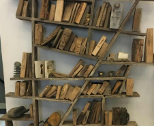 A Biblioteca Pública do Paraná (BPP) exibe até o dia 10 de março a mostra ?Um breve comentário sobre a eternidade?, de Alfi Vivern. As obras da exposição, que faz parte da programação da Bienal de Curitiba 2018, estão no hall térreo da BPP.  -  Curitiba, 20/02/2019  -  Foto: Divulgação BPP