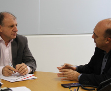 O prefeito de Ivaiporã, Miguel Roberto do Amaral reuniu-se nesta terça-feira (19) com o secretário João Carlos Ortega, e disse que Governo do Estado tem uma parceria importante com a população de Ivaiporã. Foto: Divulgação/SEDU