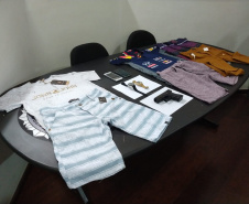 O Centro de Operações Policiais Especiais (Cope), da Polícia Civil do Paraná, prendeu nesta terça-feira (19) Leonardo de Sena, 24 anos, suspeito de assaltar uma joalheria do Shopping Mueller, de Curitiba. O rapaz, que é foragido da prisão, foi encontrado pelos policiais no bairro Sitio Cercado, menos de 24 horas após o assalto. -  Curitiba, 20/02/2019  -  Foto: Divulgação SESP
